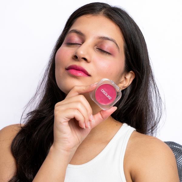 Matte vs. Glossy: Choosing the Perfect Lipstick Finish